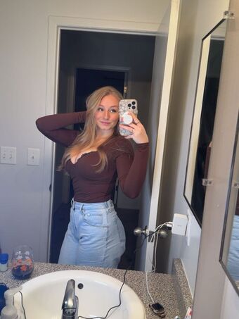 Hannah Woods Голе фотографије OnlyFans 235