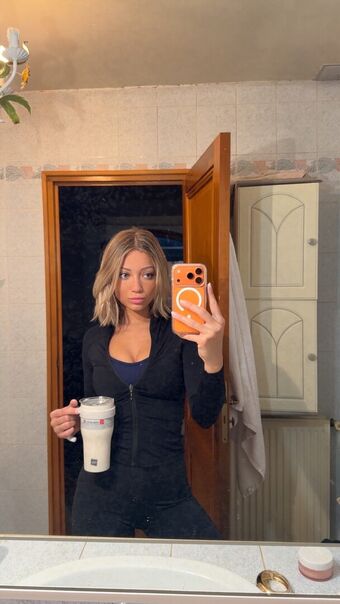 Hello__iris Голе фотографије OnlyFans 174