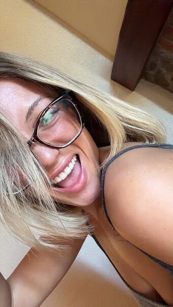Hello__iris Голе фотографије OnlyFans 175
