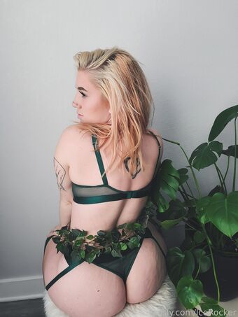 IceRocker Голе фотографије OnlyFans 63