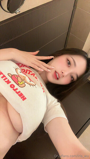 Iris Wu Голе фотографије OnlyFans 4