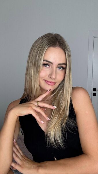 itsSky Голе фотографије OnlyFans 38
