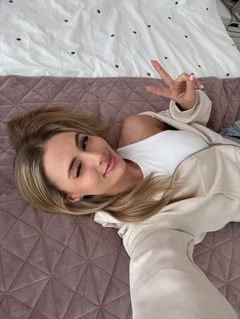 itsSky Голе фотографије OnlyFans 39