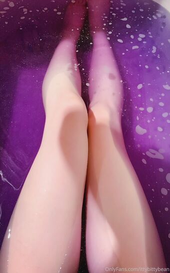 ittybittybean Голе фотографије OnlyFans 7