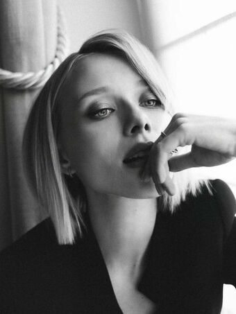 Ivanna Sakhno Голе фотографије OnlyFans 59