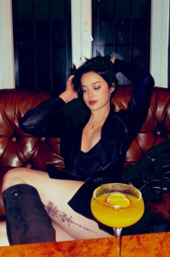 JadeyAnh Голе фотографије OnlyFans 149