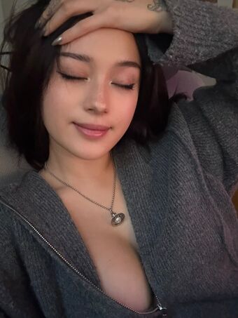 JadeyAnh Голе фотографије OnlyFans 151