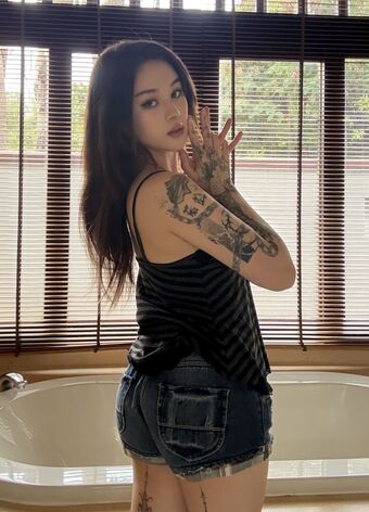 JadeyAnh Голе фотографије OnlyFans 160