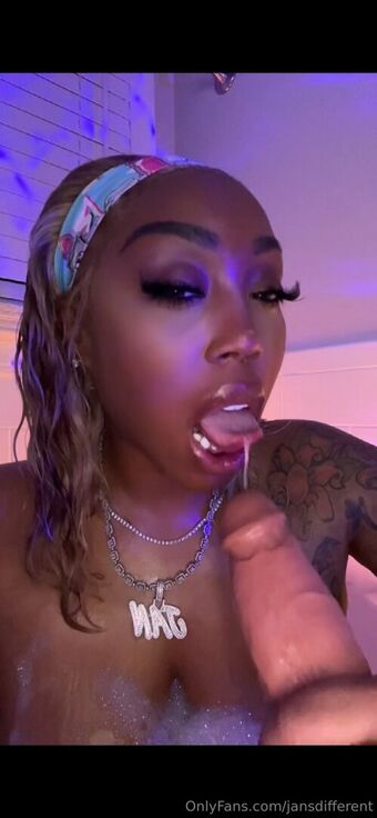 jansdifferent Голе фотографије OnlyFans 3