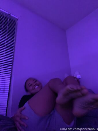 jhenecurious