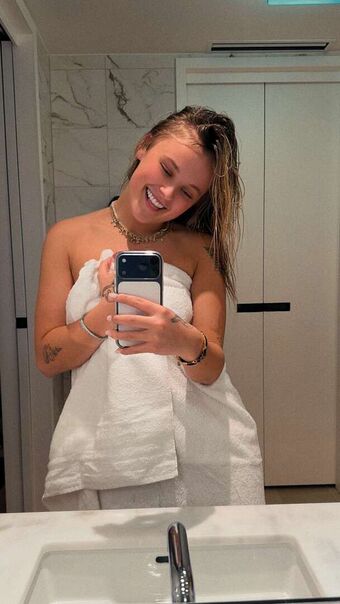 Jojo Siwa Голе фотографије OnlyFans 132