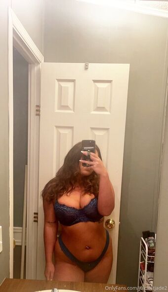 Juiciest Jade Голе фотографије OnlyFans 10