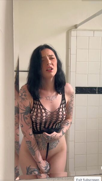 Julia Molligan | molliganbitch