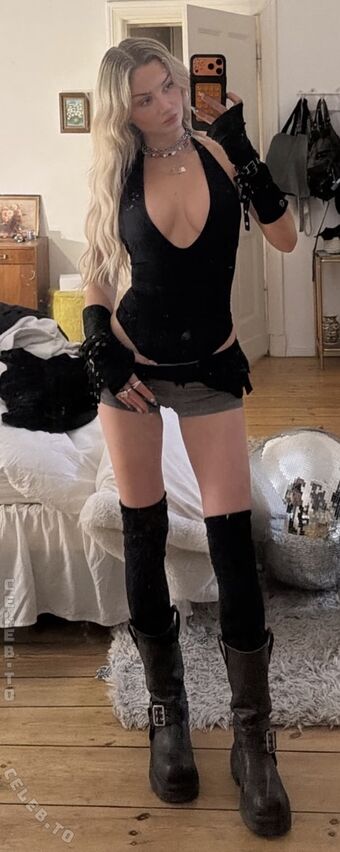 Julia Wulf Голе фотографије OnlyFans 337