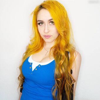 Juliversal Голе фотографије OnlyFans 17