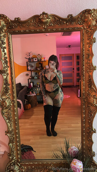 Juneeberri Голе фотографије OnlyFans 14