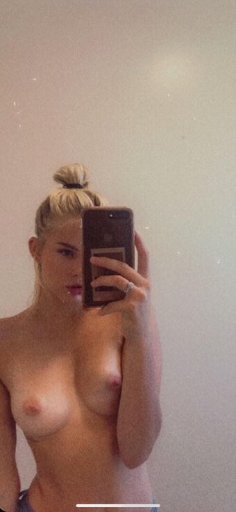 Katbbg Голе фотографије OnlyFans 18