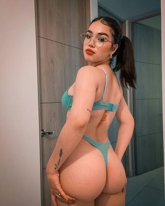 Kathea Голе фотографије OnlyFans 1
