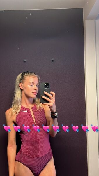 Keely Hodginkinson Голе фотографије OnlyFans 13