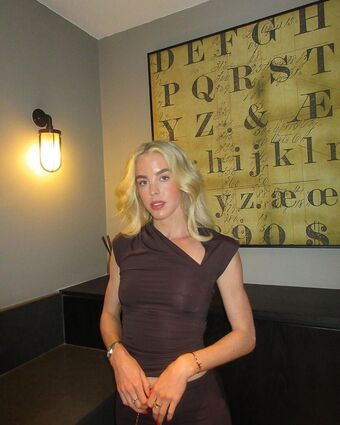 Keely Hodginkinson Голе фотографије OnlyFans 14