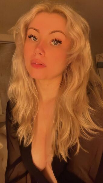 Kewitty Голе фотографије OnlyFans 4