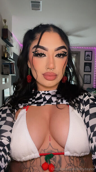 kittytaylor Голе фотографије OnlyFans 1