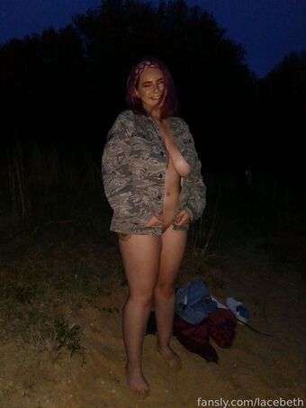 lacebeth Голе фотографије OnlyFans 33