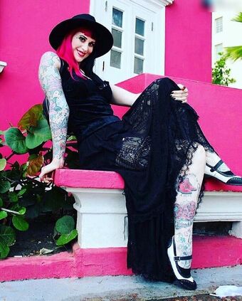 LaJenTrois - Jen Roomes