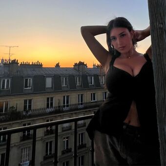 Leilani Azalea Голе фотографије OnlyFans 39