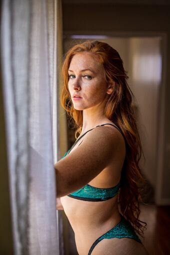 Leslie Голе фотографије OnlyFans 6