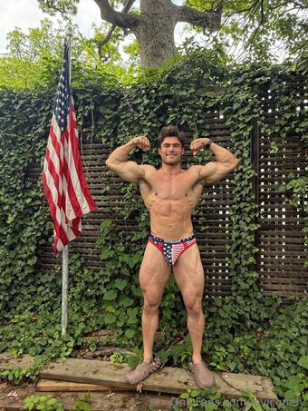 leviconely Голе фотографије OnlyFans 5