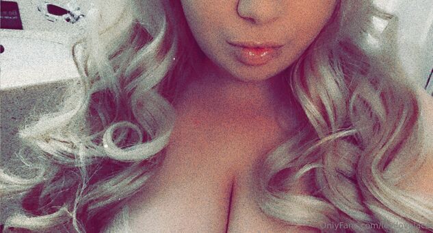 levilovelace Голе фотографије OnlyFans 19