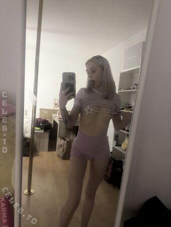 lilli_fee Голе фотографије OnlyFans 1