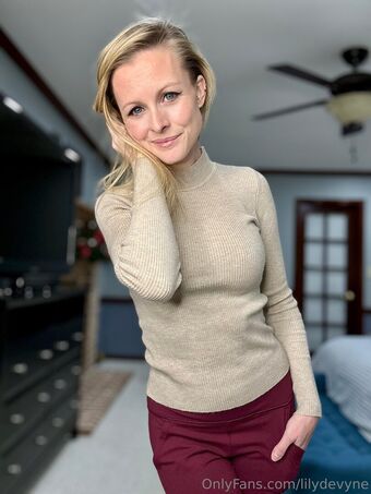 lilydevyne Голе фотографије OnlyFans 4