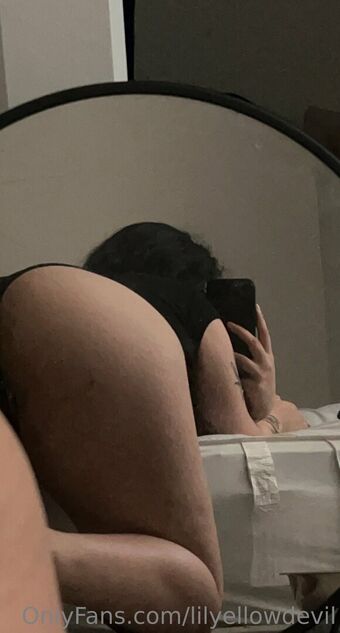 Lilyellowdevil Голе фотографије OnlyFans 10