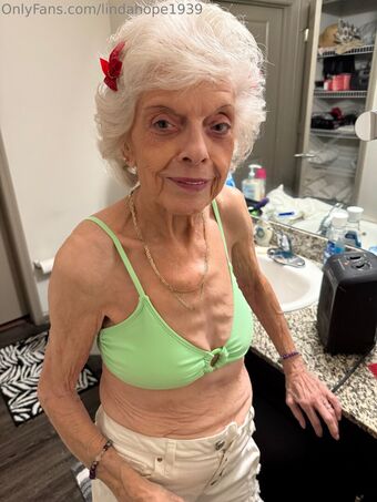 lindahope1939 Голе фотографије OnlyFans 77