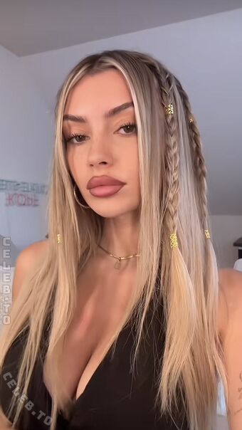 linuschka Голе фотографије OnlyFans 49