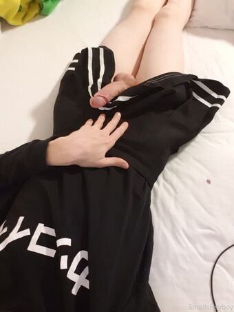 little_sofia Голе фотографије OnlyFans 21