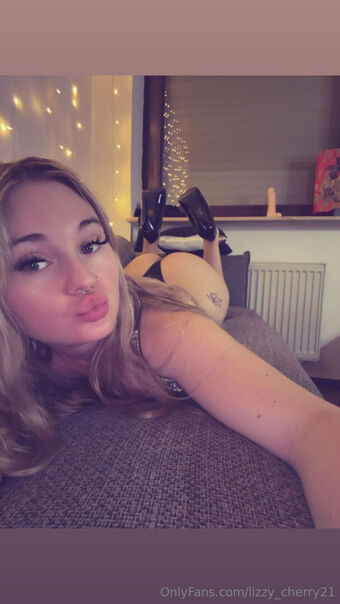 Lizzy_cherry21 Голе фотографије OnlyFans 11
