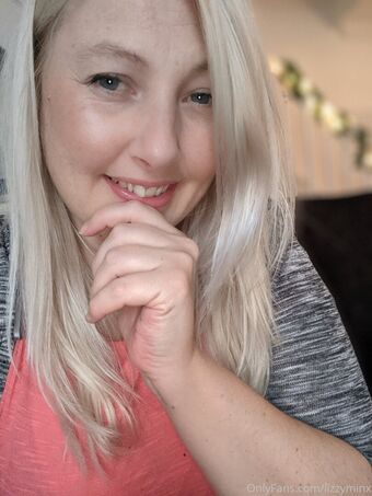 lizzyminx Голе фотографије OnlyFans 33