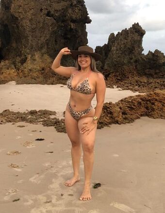 Luana Lua Голе фотографије OnlyFans 2