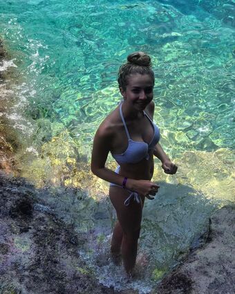 Luce M Голе фотографије OnlyFans 2