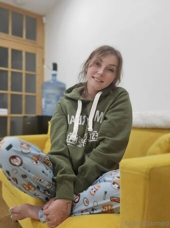 Luckicharmed Голе фотографије OnlyFans 114