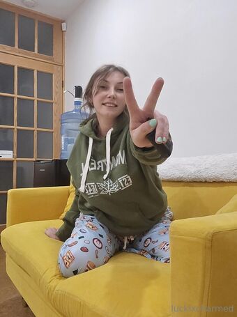 Luckicharmed Голе фотографије OnlyFans 118