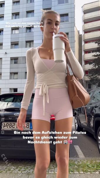 Luisasmiling Голе фотографије OnlyFans 37