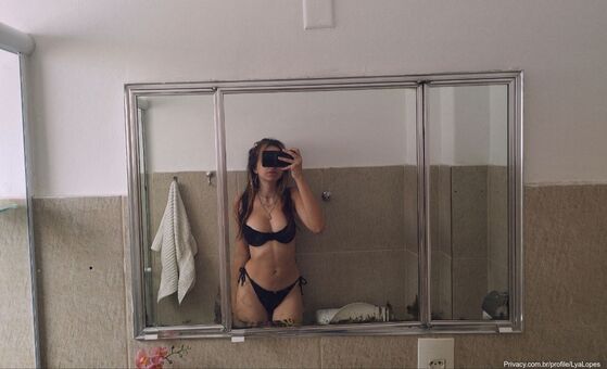 Lyabhering Голе фотографије OnlyFans 2