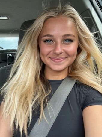 macimccarley Голе фотографије OnlyFans 53