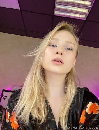 macjulia Голе фотографије OnlyFans 1
