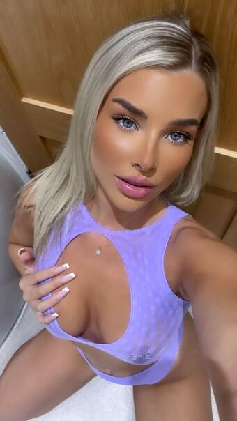 Madelen Wright Голе фотографије OnlyFans 14