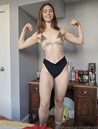 Madison Fry Голе фотографије OnlyFans 71